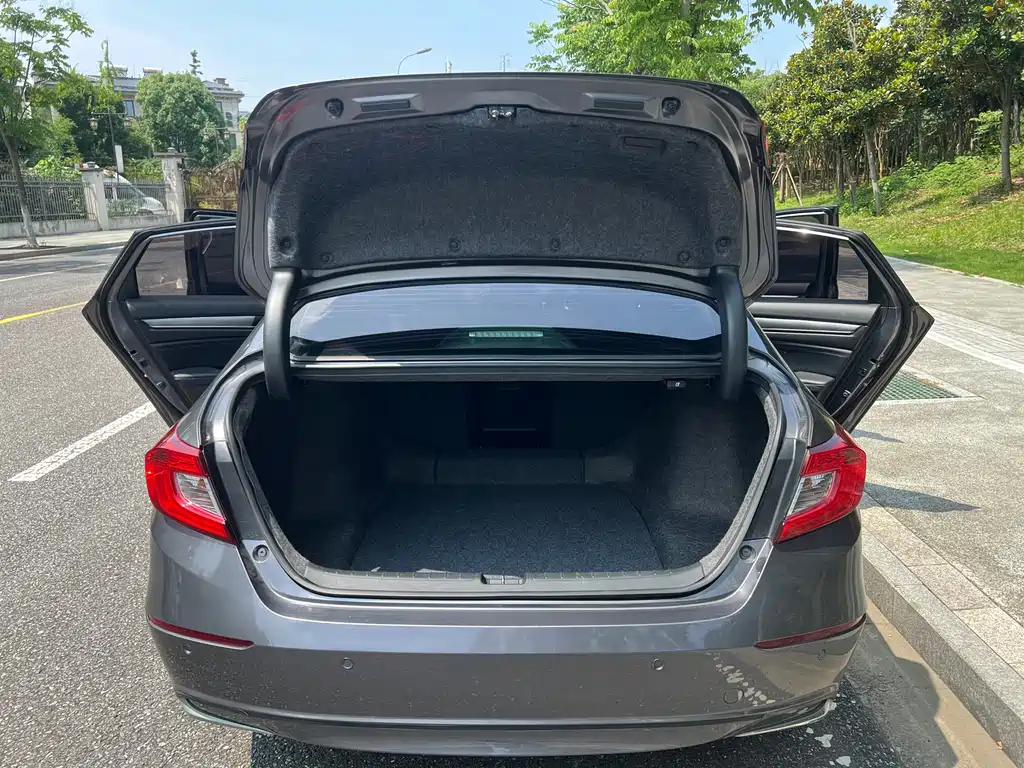 Honda Accord 2018 — фото 15