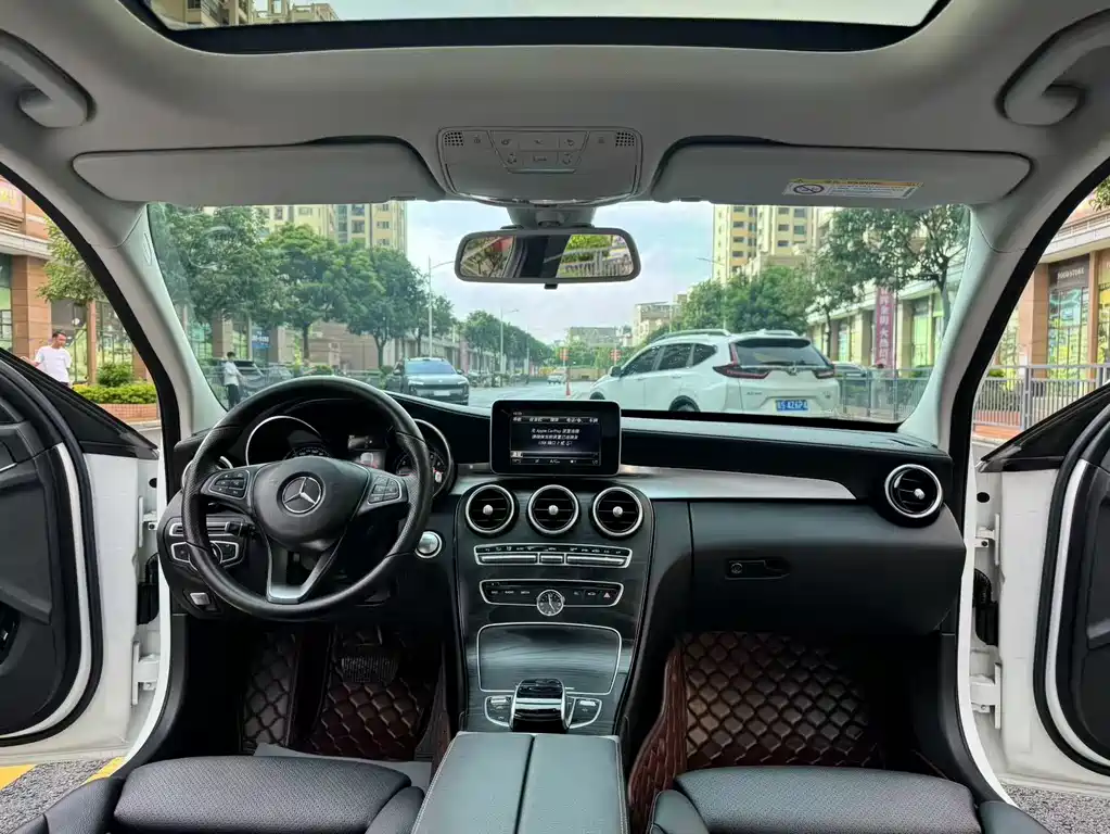 Mercedes-Benz C-Class 2018 — фото 12