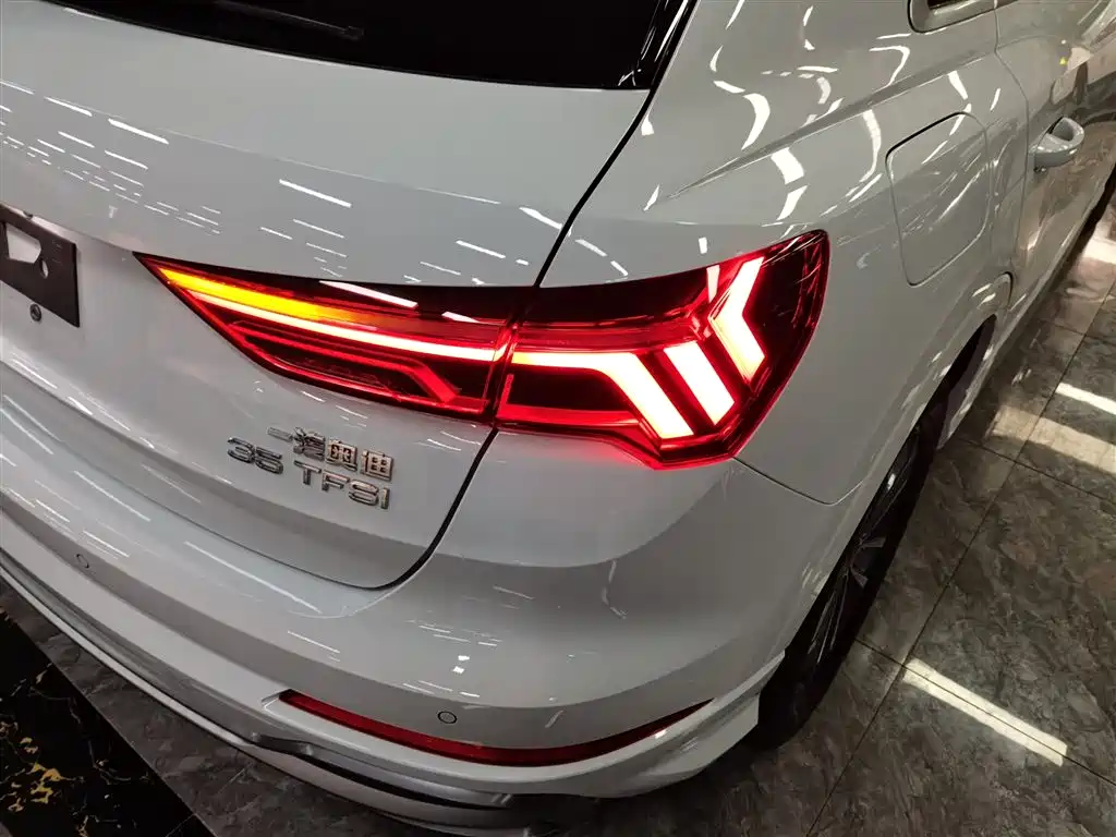 Audi Q3 2022 — фото 24