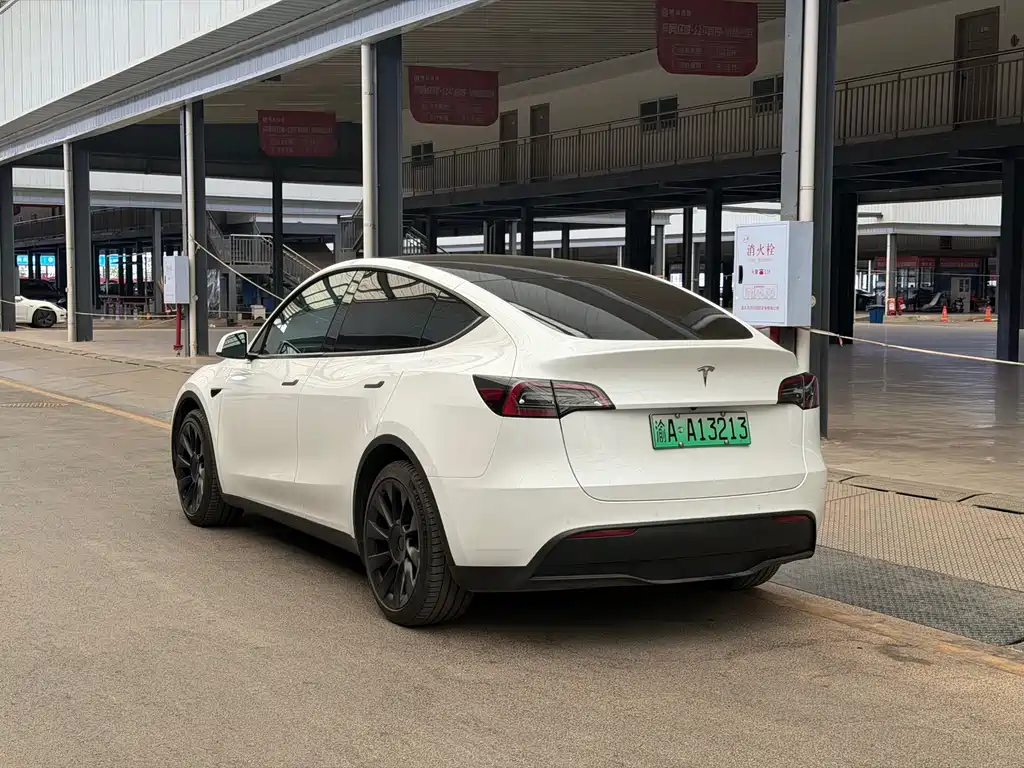 Tesla Model Y 2022 — фото 10