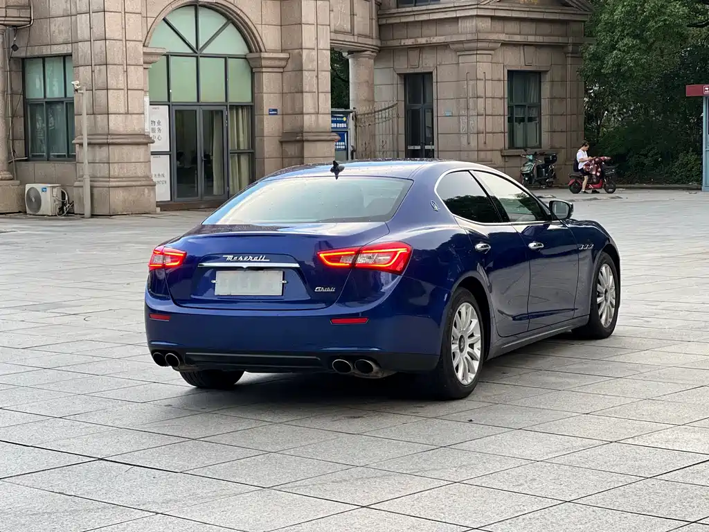 Maserati Ghibli 2017 — фото 10