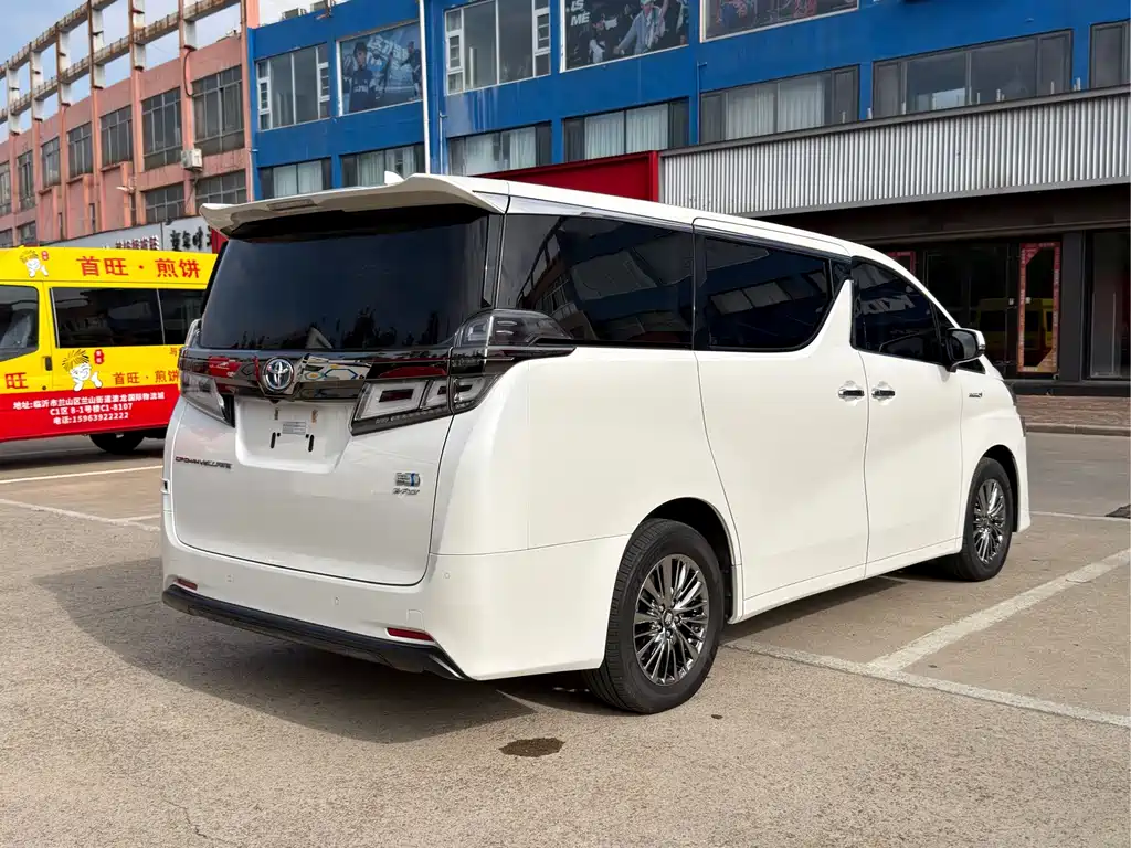 Toyota Vellfire 2023 — фото 14