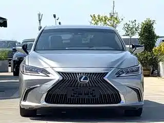 Lexus ES 2021