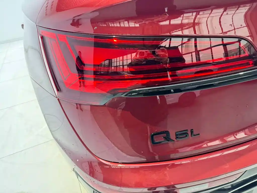 Audi Q5L Sportback 2023 — фото 16