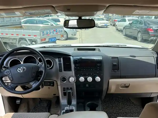Toyota Tundra 2011