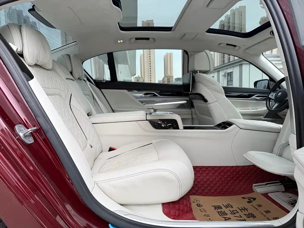 BMW 7 Series 2020 — фото 10