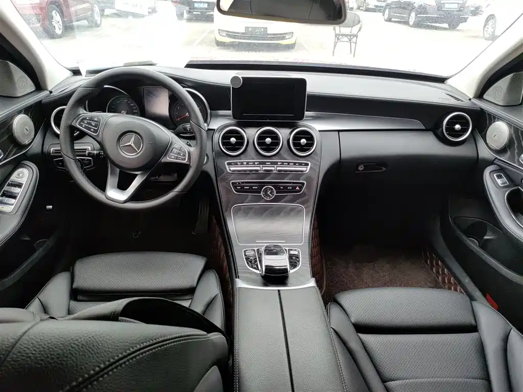 Mercedes-Benz C-Class 2018 — фото 10