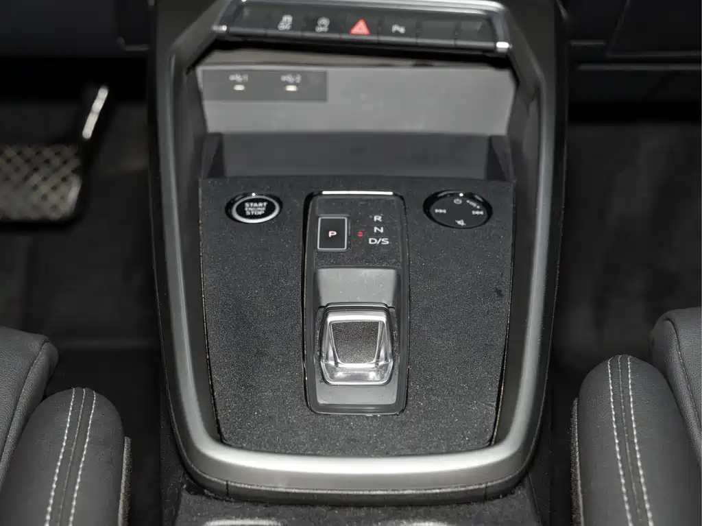 Audi A3 2023 — фото 14
