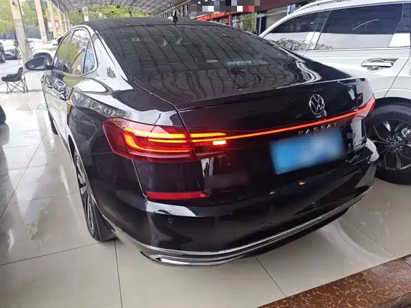 Volkswagen Passat 2025