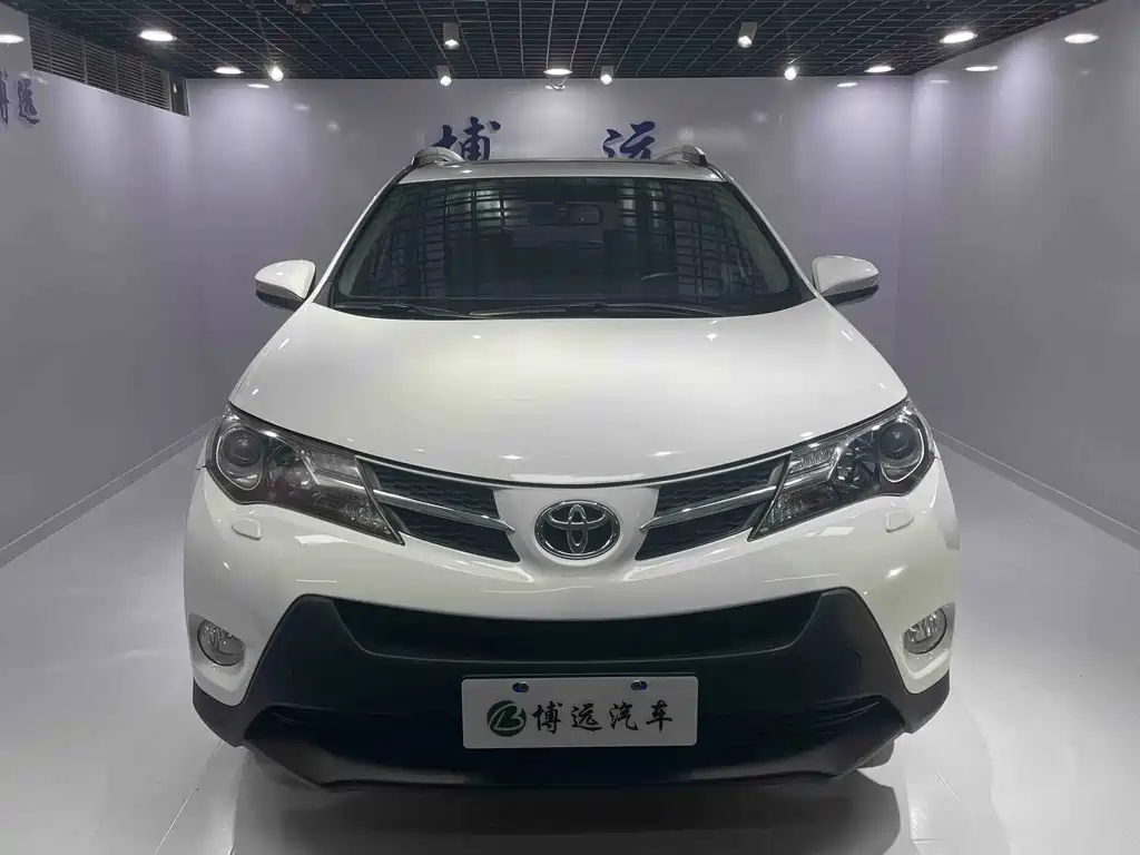 Toyota RAV4 2013 — фото 2