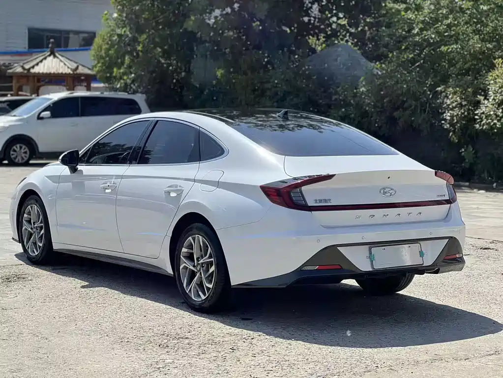 Hyundai Sonata 2022 — фото 8