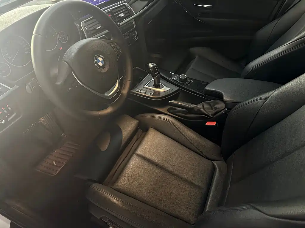 BMW 3 Series GT 2018 — фото 12