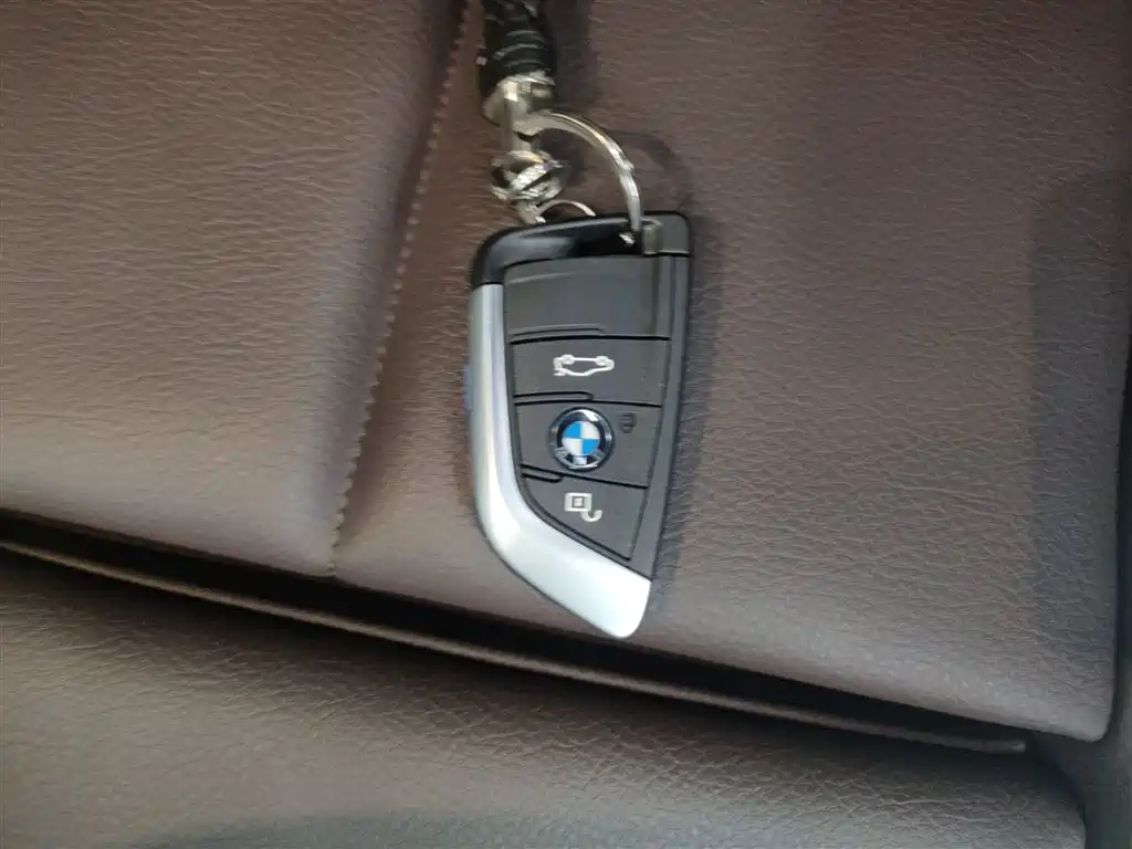 BMW X2 2022 — фото 17