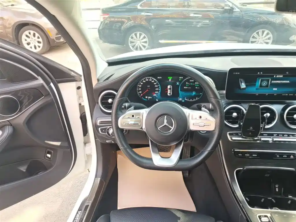 Mercedes-Benz C-Class 2020 — фото 10