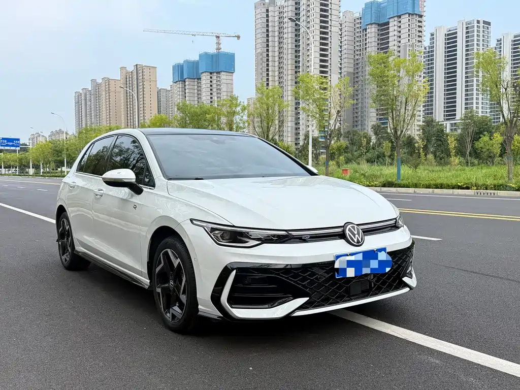 Volkswagen Golf 2024