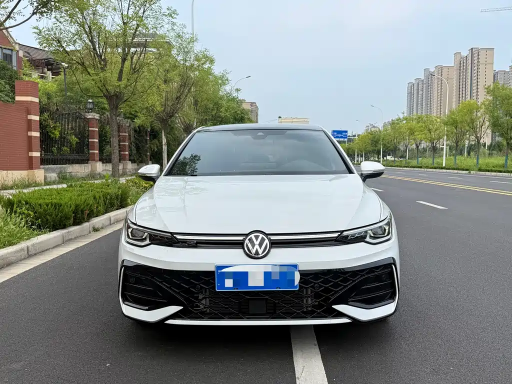 Volkswagen Golf 2024