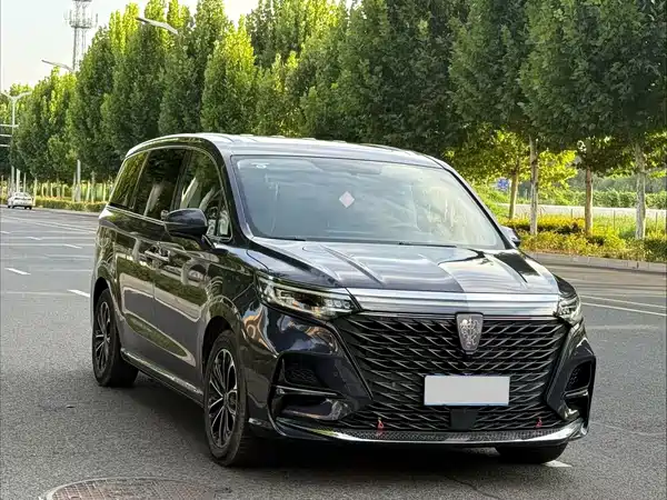 Roewe iMAX8 2023
