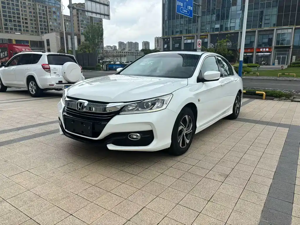 Honda Accord 2017 — фото 1