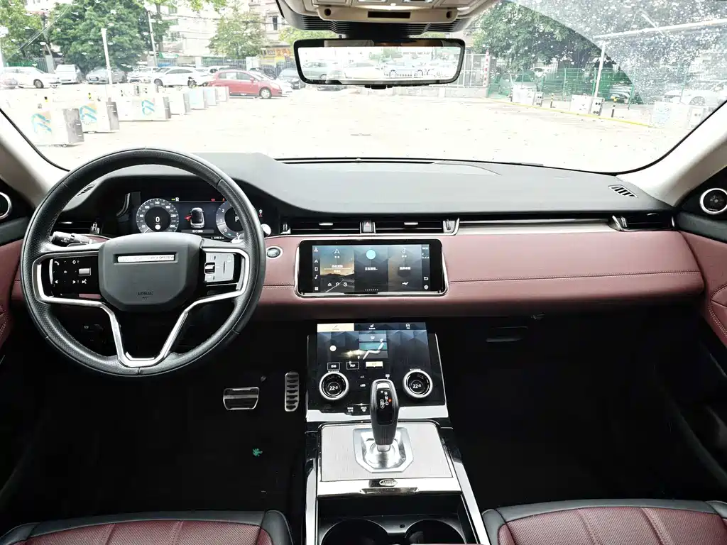 Land Rover Evoque 2024 — фото 13