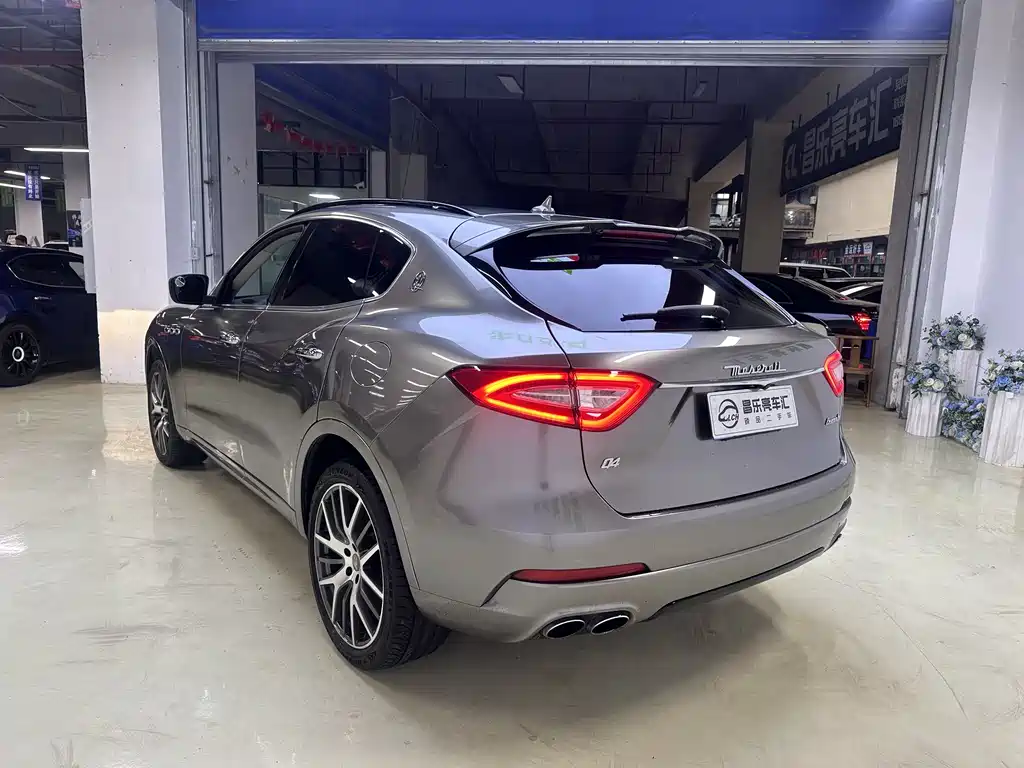 Maserati Levante 2018 — фото 9