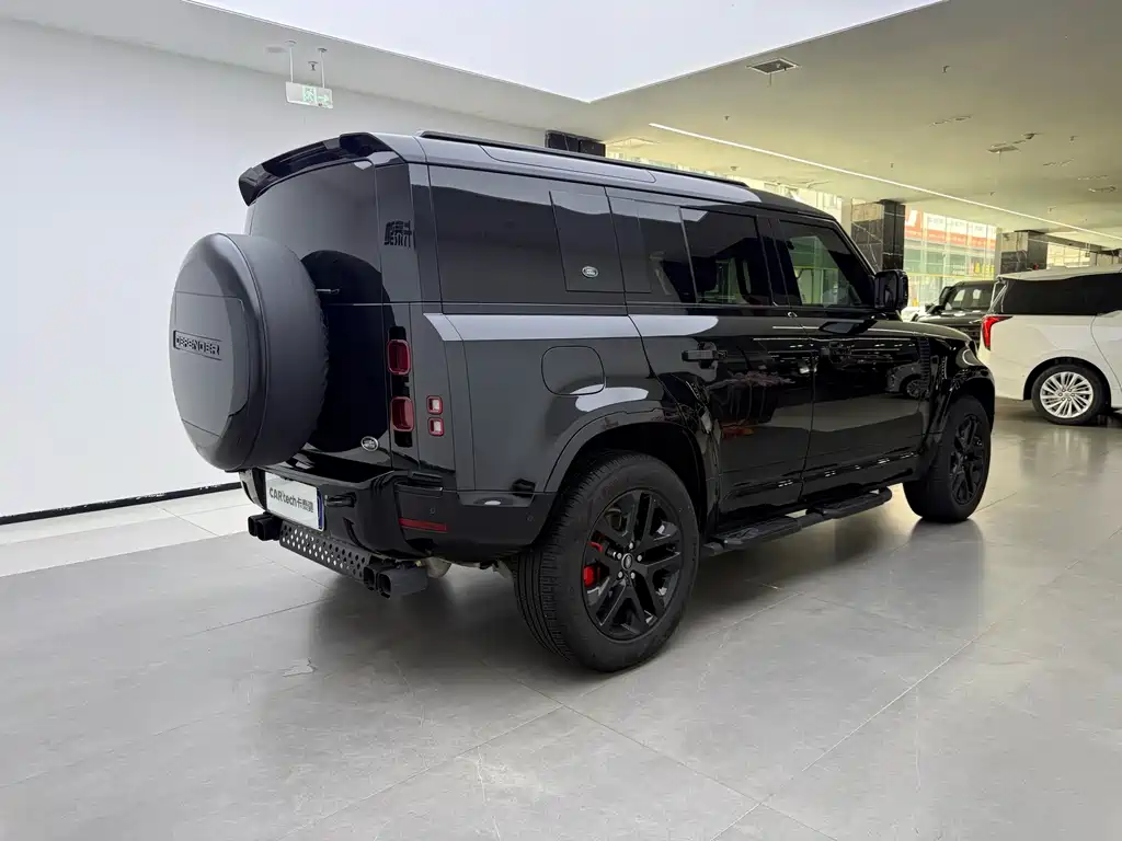 Land Rover Defender 2023 — фото 23