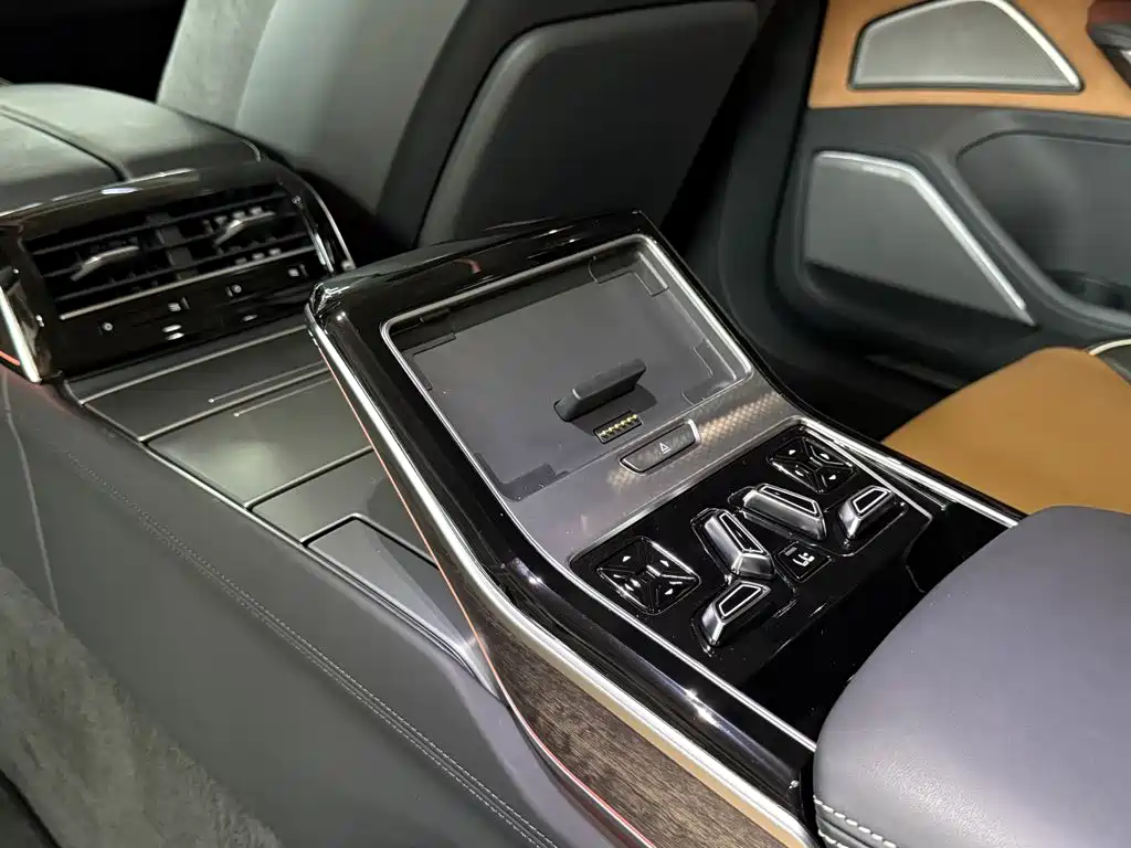 Audi A8 2022 — фото 34