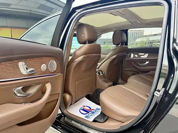 Mercedes-Benz E-Class 2022