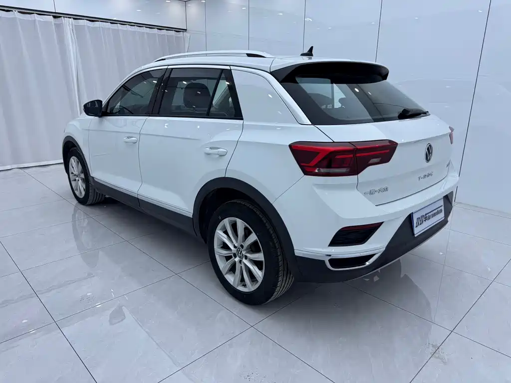 Volkswagen T-Roc 2023 — фото 6