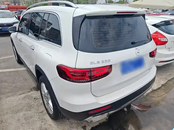 Mercedes-Benz GLB 2023