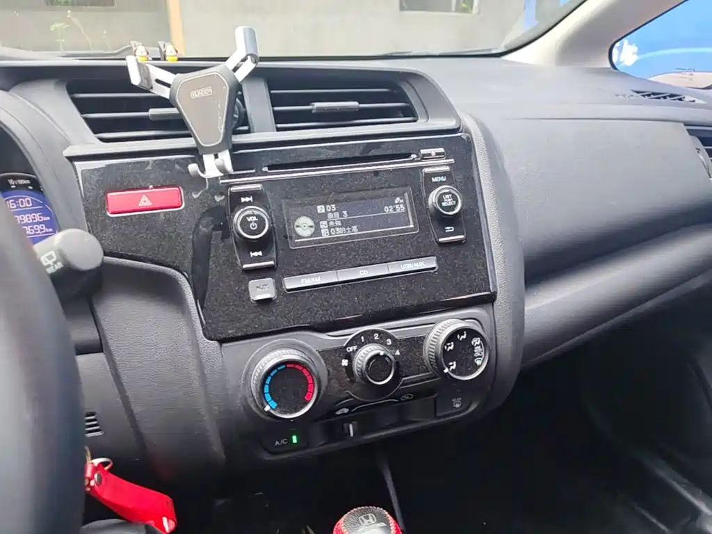 Honda Fit 2016 — фото 13