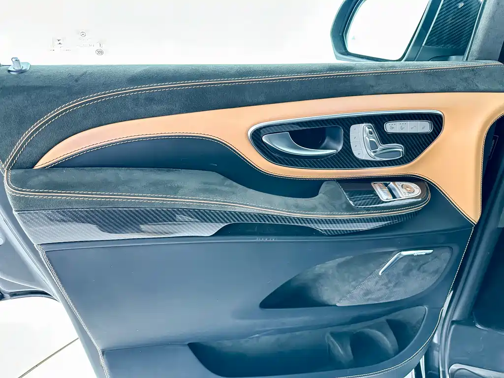 Mercedes-Benz V-Class 2021 — фото 12
