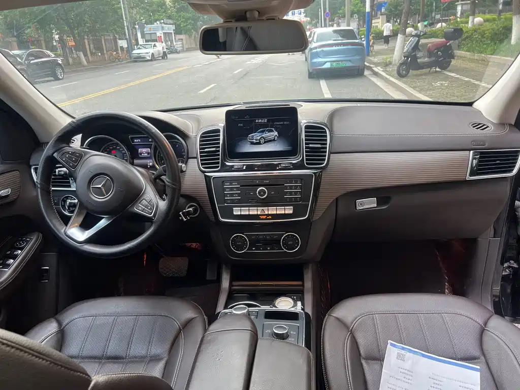 Mercedes-Benz GLE 2018 — фото 25