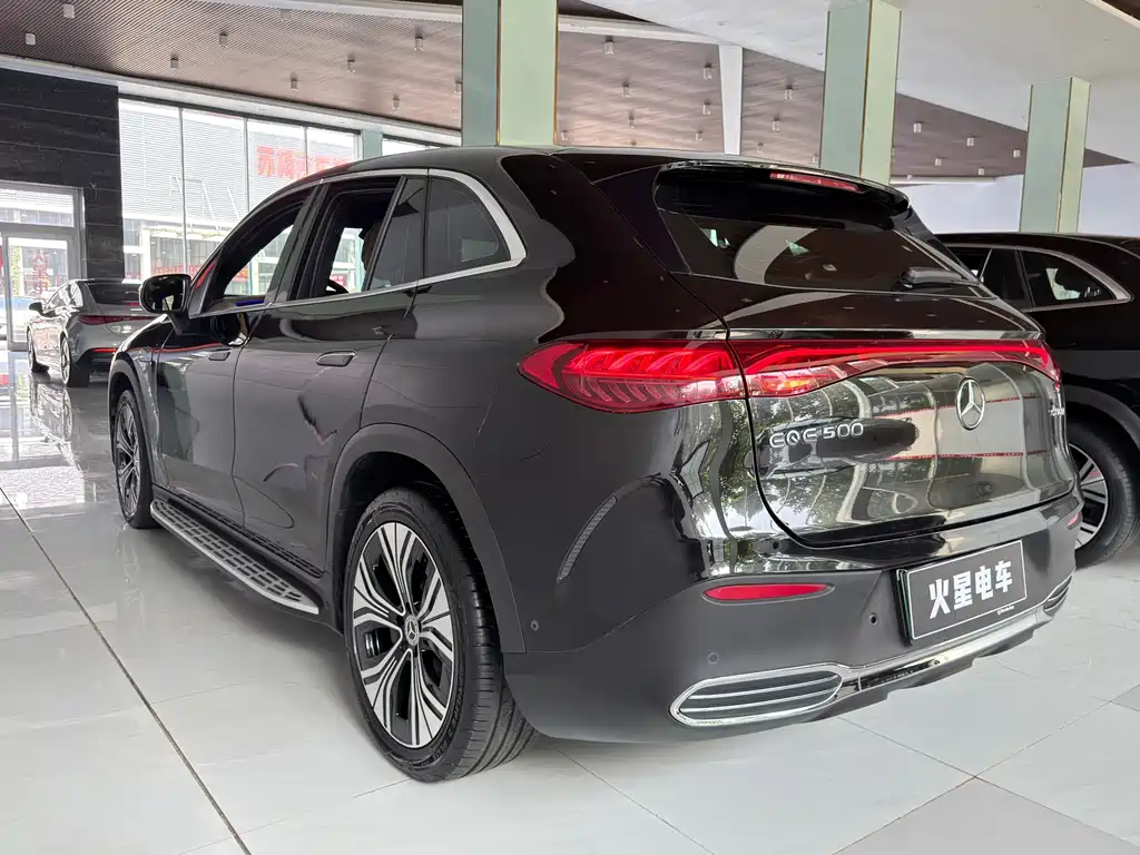 Mercedes-Benz EQE SUV 2024 — фото 11
