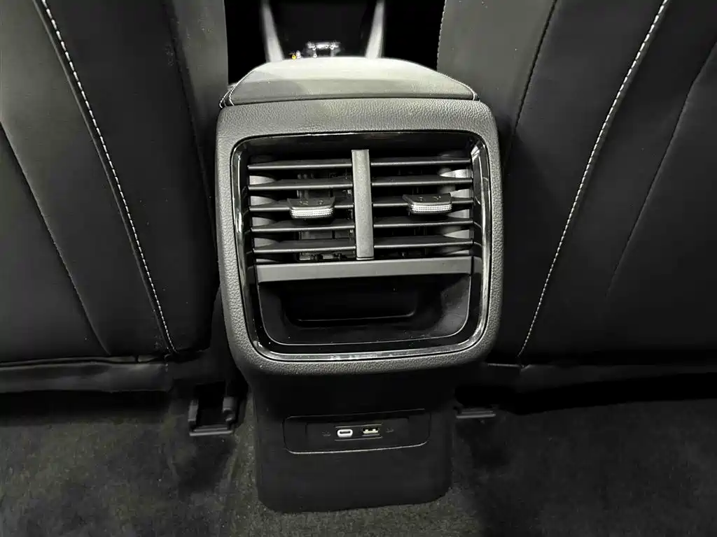 Skoda Octavia 2024 — фото 15