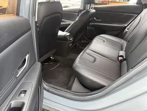 Hyundai Elantra 2021
