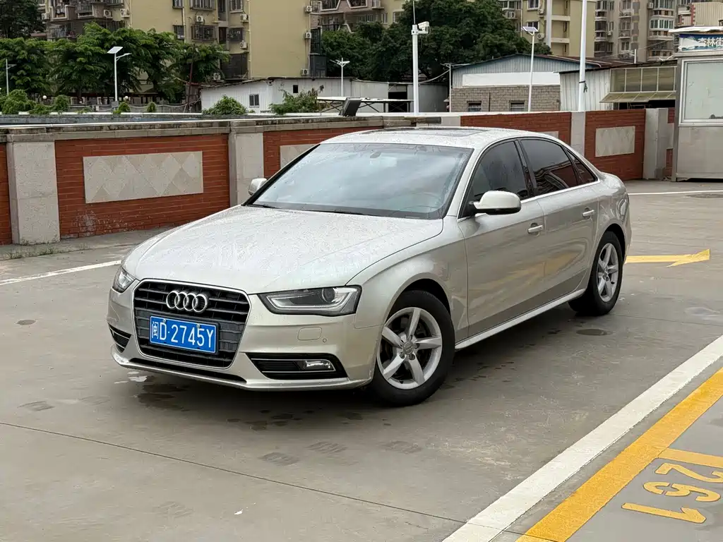 Audi A4L 2015 — фото 1
