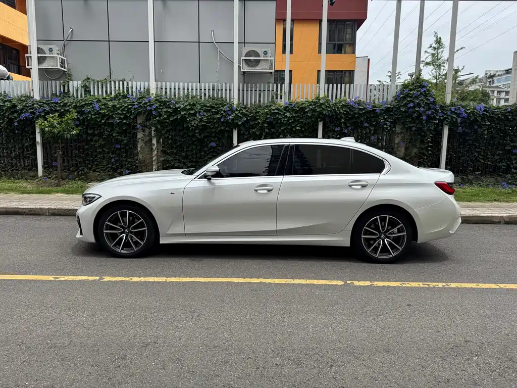 BMW 3 Series 2019 — фото 6
