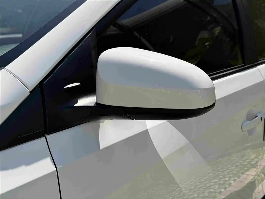 Toyota Yaris L 2023 — фото 15