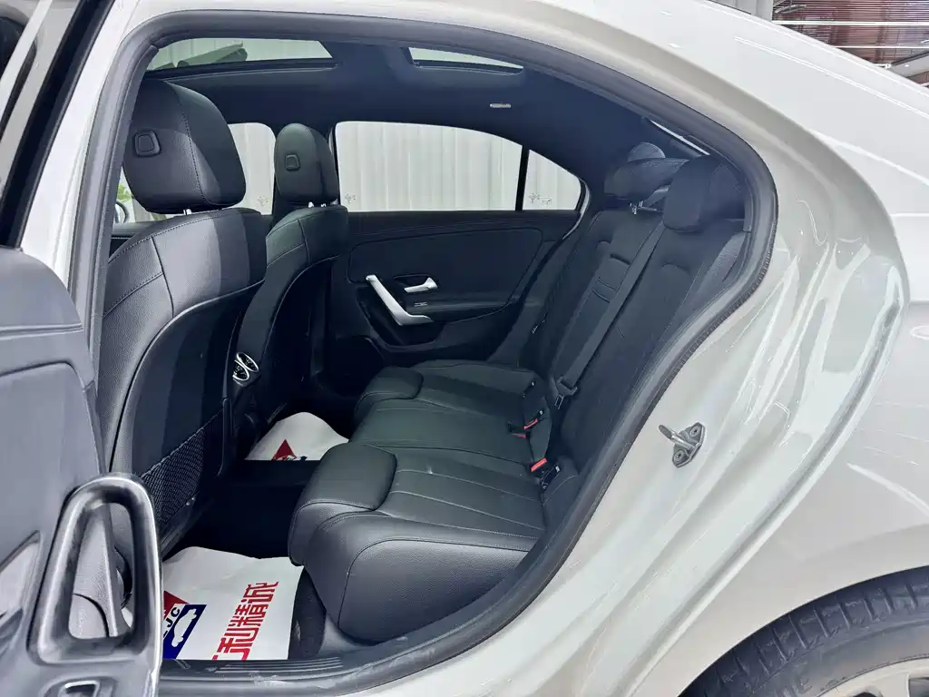 Mercedes-Benz A-Class 2023 — фото 9