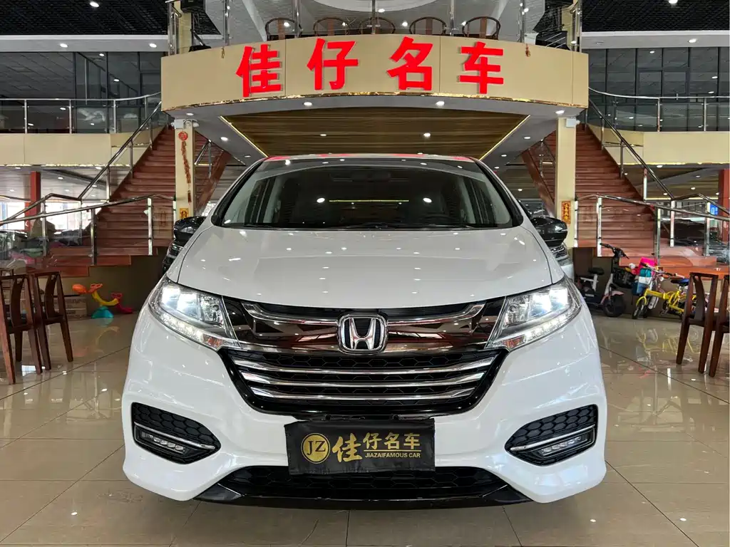 Honda Odyssey 2018 — фото 2