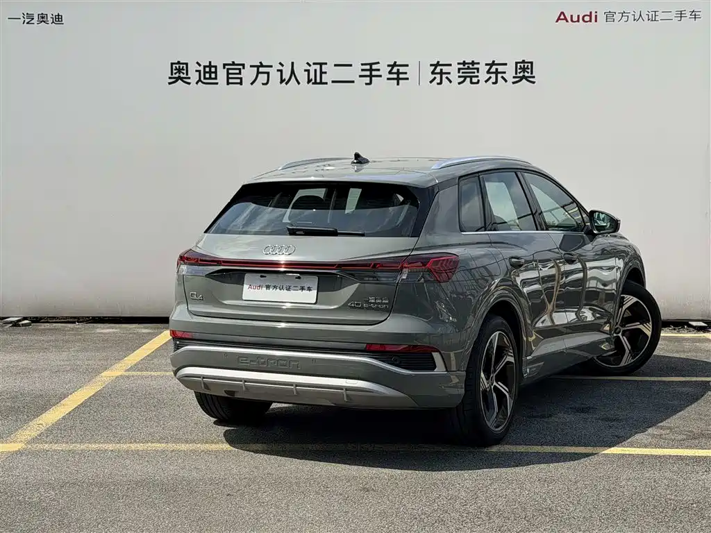 Audi Q4 e-tron 2025 — фото 4