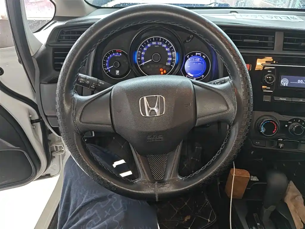 Honda Fit 2017 — фото 11