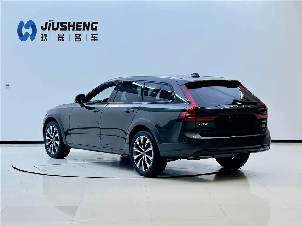 Volvo V90 2021