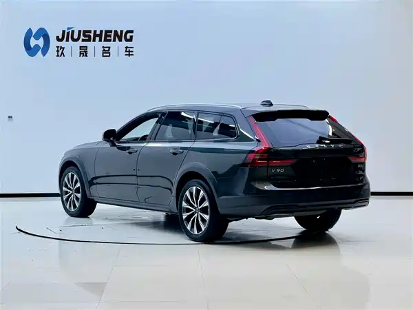 Volvo V90 2021