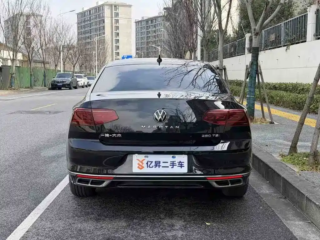 Volkswagen Magotan 2025
