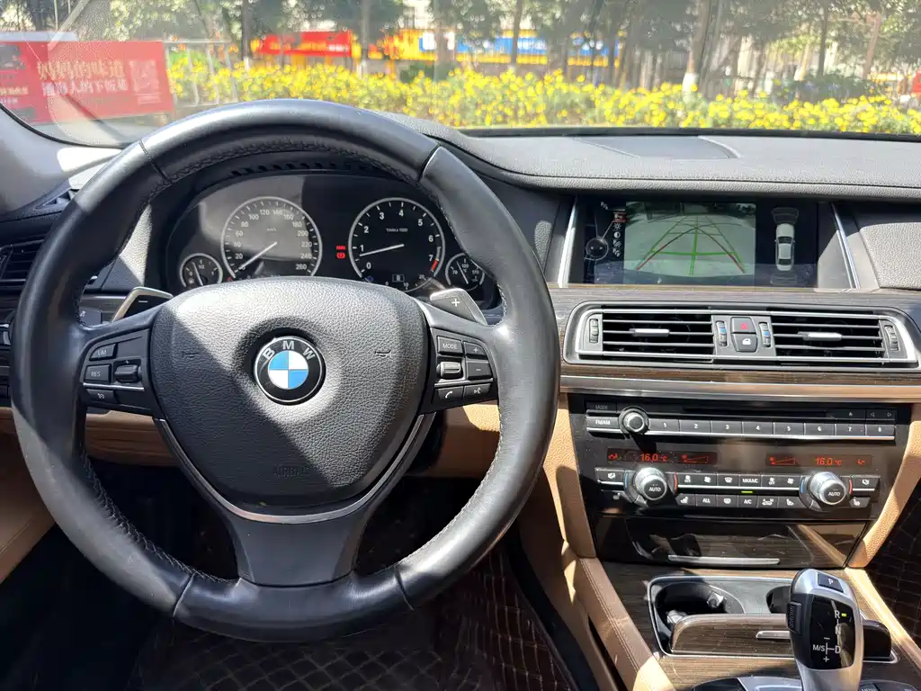 BMW 7 Series 2013 — фото 22