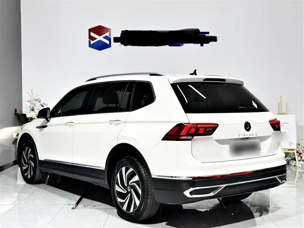 Volkswagen Tiguan L 2021 — фото 11