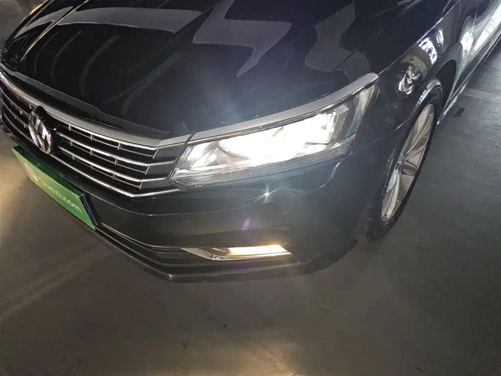 Volkswagen Passat 2018 — фото 24