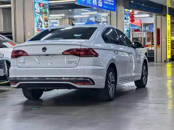 Volkswagen Bora 2023