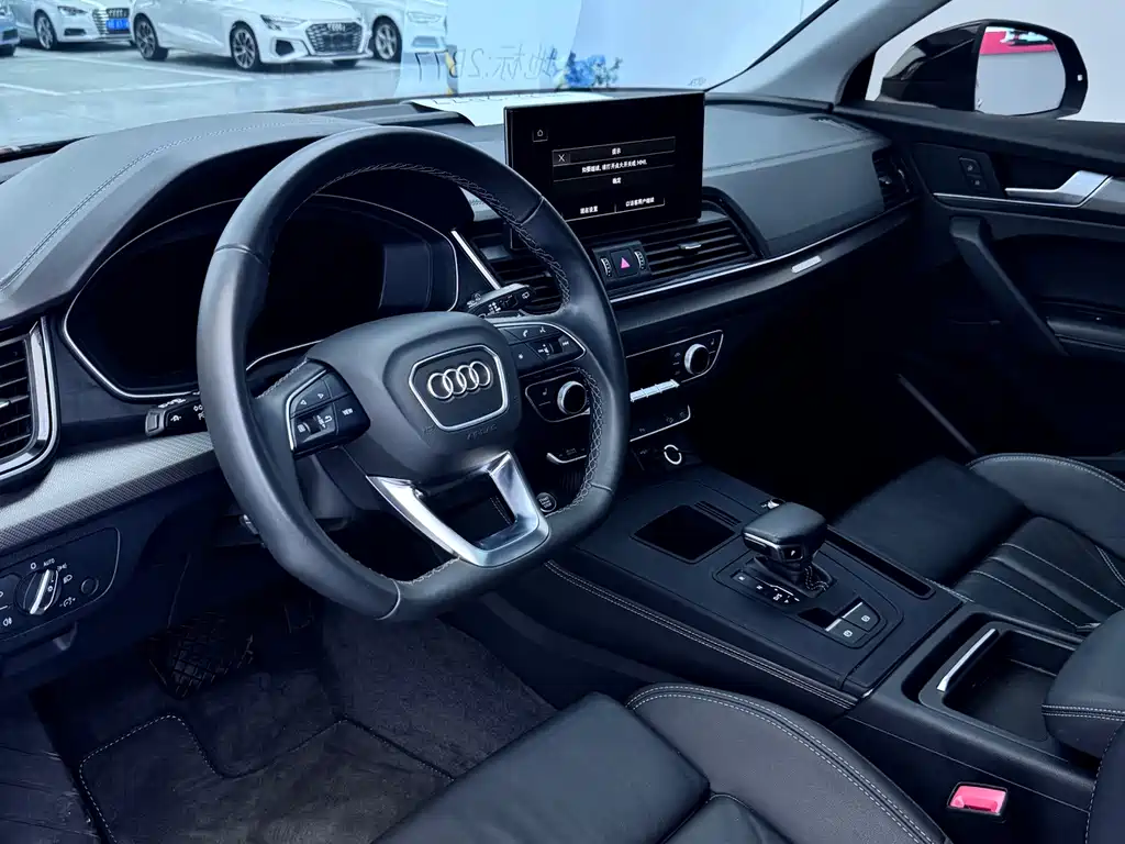 Audi Q5L 2022 — фото 11